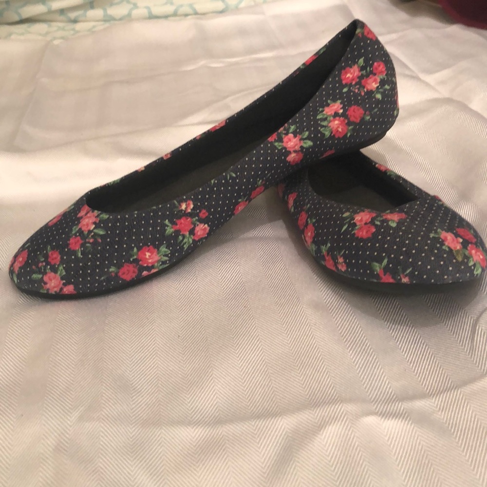 Floral ballet flat